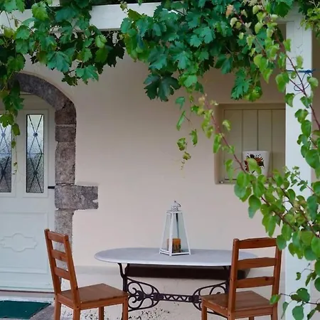 Holiday home Elia - Traditional House With Backyard