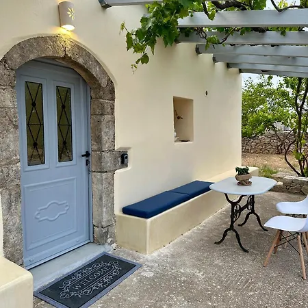 Holiday home Elia - Traditional House With Backyard